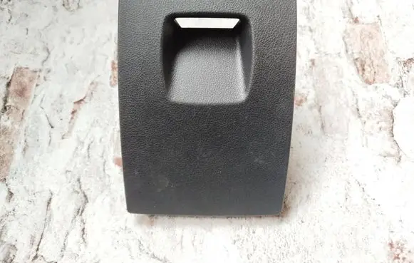 Glove box