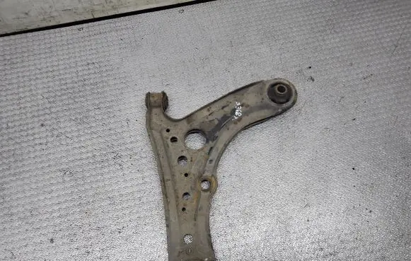 Volkswagen Polo III 6N 6N2 6NF Front lower control arm/wishbone