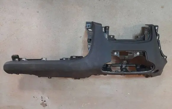 KIA Sorento Dashboard center trim panel U10K