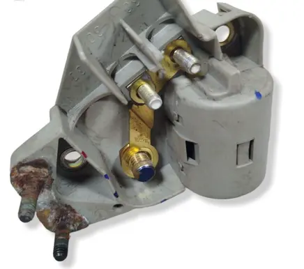 Mercedes-Benz C W202 Fuel tank cap lock 0005401769 1040044030 09550030