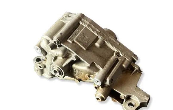 BMW 1 E82 E88 Oil pump 7573747