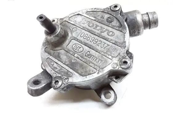 Volvo V70 Vacuum pump 08699237