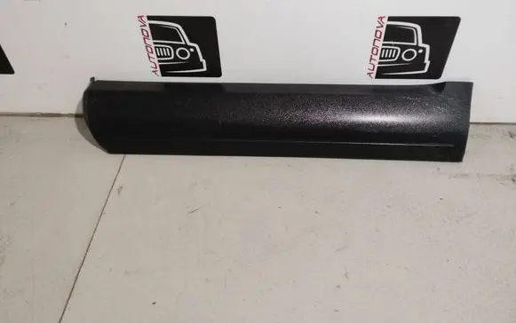 Volkswagen Touareg I Rear door trim (molding) 7L6839787