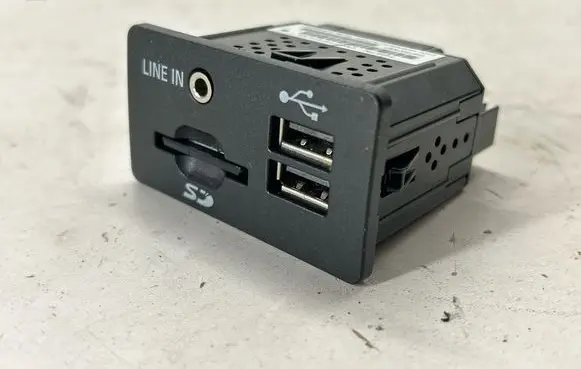 Ford Edge II USB socket connector EM2T14F014AA 04515023097