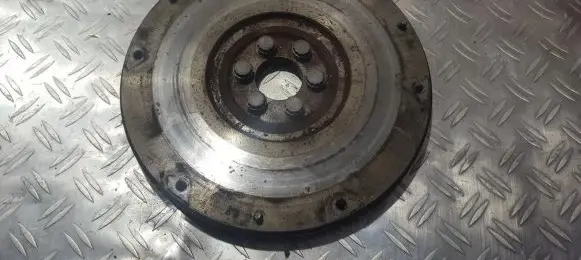 Nissan Primera Flywheel nenustayta