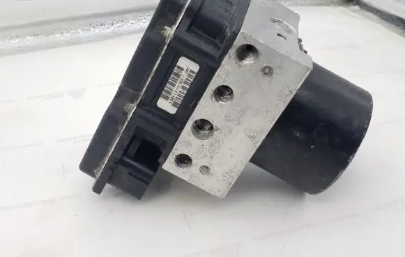 Skoda Fabia Mk2 (5J) ABS Pump 6R0614117D 0265231945 6R0907379CH05