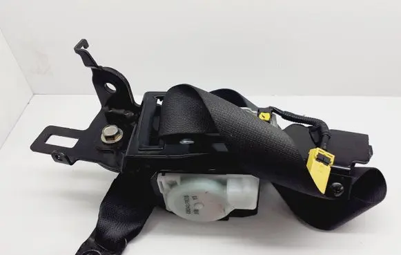 Subaru Outback (BS) Middle seatbelt (rear) C80417R16