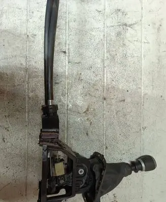 Toyota Avensis T250 Gear shifter/selector 335300509