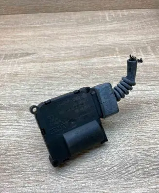 Audi A6 S6 C6 4F Air flap motor/actuator 4F0820511A 0132801359 WithPlug
