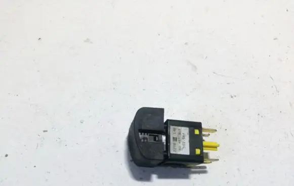 Opel Vectra B Windscreen/window heater switch 90457319 501564
