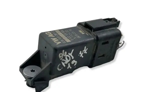 Volkswagen Caddy Glow plug pre-heat relay 038907281D 5172422 0522120504