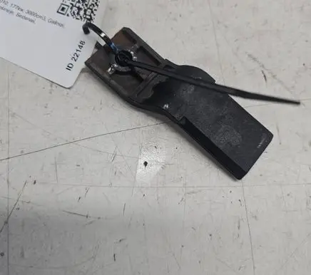 Jaguar XF X250 Radiator mount bracket 