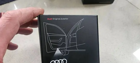 Audi Q7 4M Front door interior light 4G0052133G 4G0052134D 4G0052135D