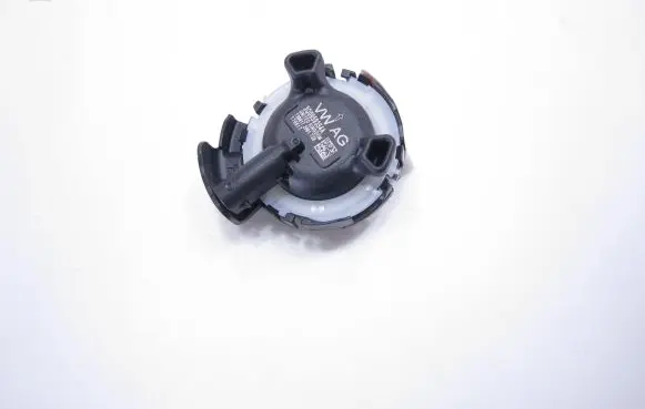 Volkswagen PASSAT B8 Airbag deployment crash/impact sensor 3Q0959354A 1308172061 170817