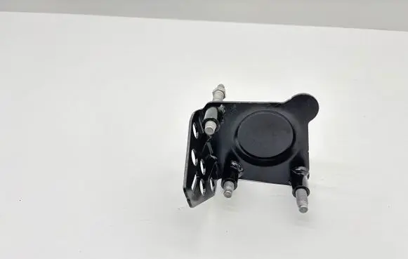 Volvo XC60 Radiator mount bracket 32298669