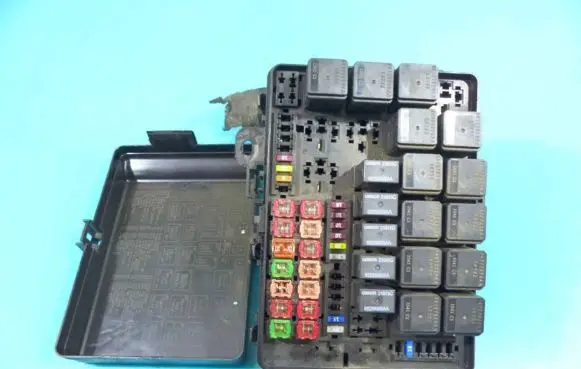 Lancia Thema Fuse box set P68081219AB IMPRK1202703
