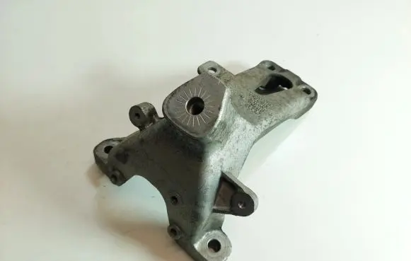 Audi A4 S4 B8 8K Engine mounting bracket 8K0199308AQ