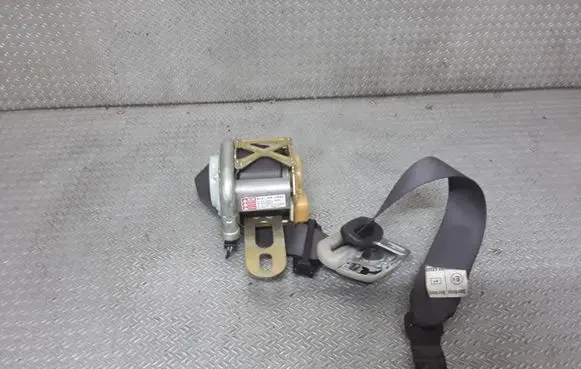 Chrysler 300 - 300C Front seatbelt E40433120