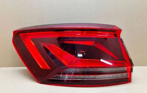 Volkswagen Touareg III Rear/tail lights 760945207C