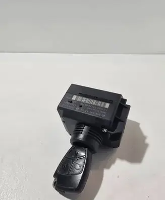 Mercedes-Benz C W203 Ignition lock 2095453308 33002428 33002429