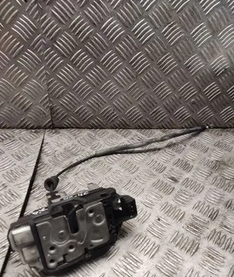 Volvo XC40 Front door lock 31349894