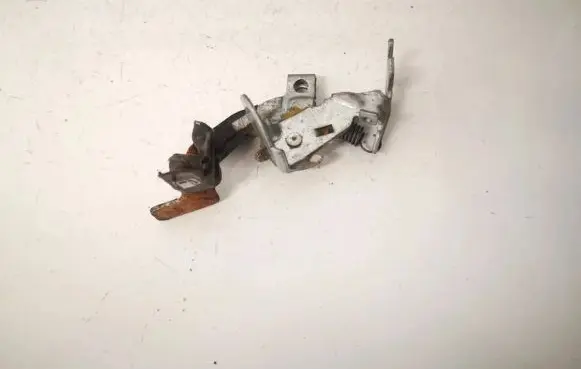 Toyota Avensis Verso Fuel tank opening switch 
