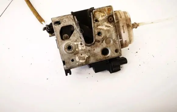 Audi A4 S4 B5 8D Front door lock 8d1837016