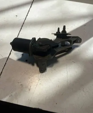 Dacia Spring Front wiper linkage and motor 288009448R 20210803 2107200485A