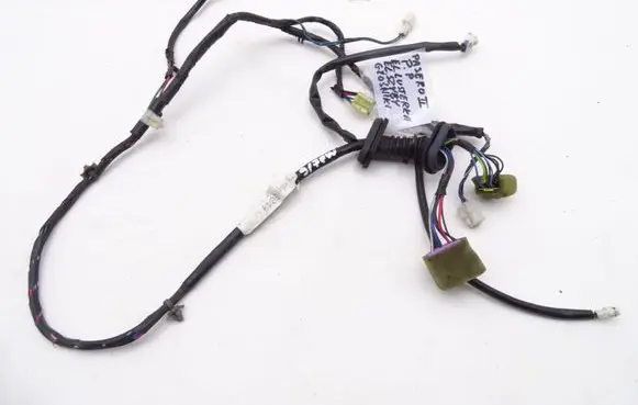 Mitsubishi Pajero Front door MR123849