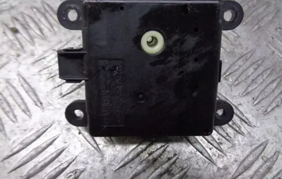 Nissan Primera A/C air flow flap actuator/motor 3C270-30840