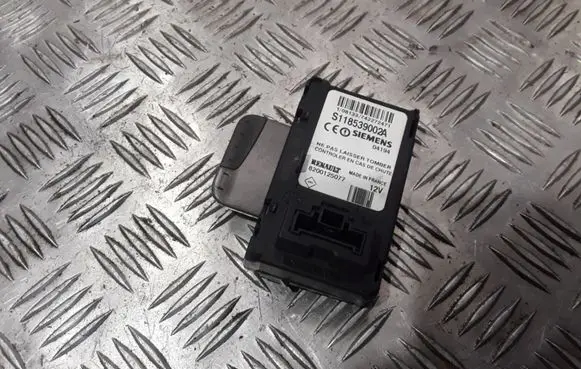 Renault Scenic II - Grand scenic II Ignition key card reader 8200125077