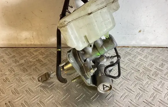 Master brake cylinder