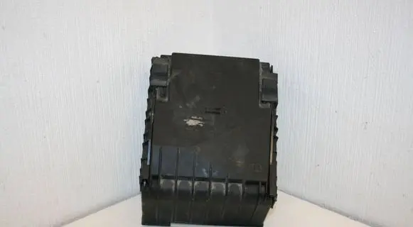 Volkswagen Caddy Fuse box cover 1K0937132F