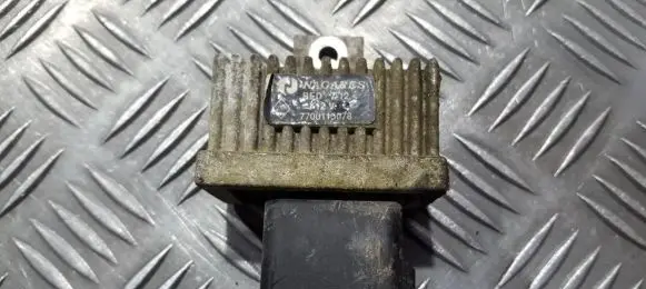 Renault Laguna II Glow plug pre-heat relay 7700115078