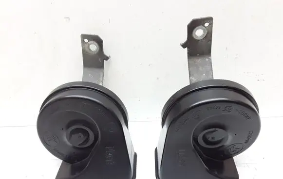 Volvo V70 Horn signal 08635071 08635072