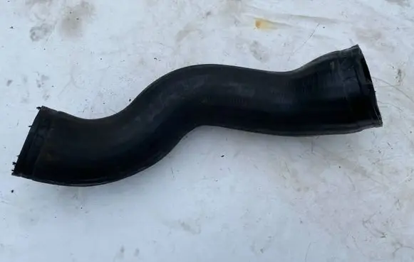 Volvo V70 Intercooler hose/pipe
