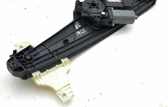 Peugeot 5008 II Rear door window regulator with motor 9830389180 070220000050