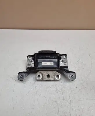 Engine mount bracket