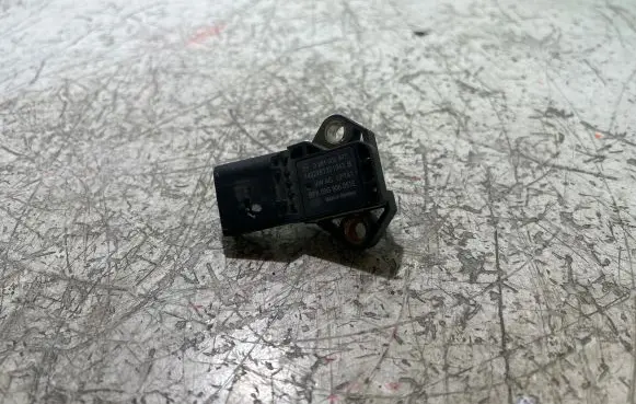 Volkswagen Touran II Air pressure sensor 03G906051E 140226T201043B