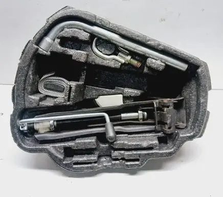 Volkswagen Golf IV Tool box 1J0012115M