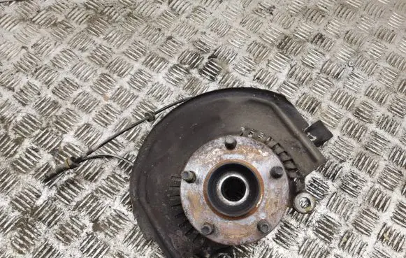 Infiniti FX Front wheel hub