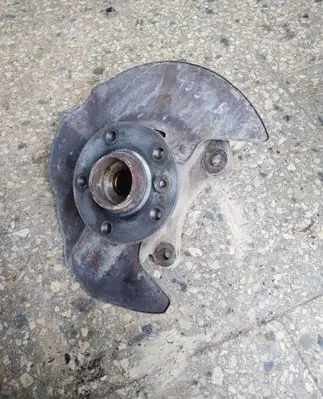 Volkswagen Transporter - Caravelle T5 Front wheel hub spindle knuckle 7H0258D