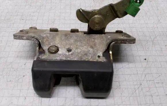 Opel Vectra B Tailgate/trunk/boot lock/catch/latch