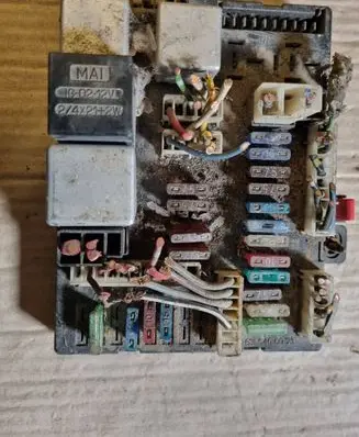Mercedes-Benz 100 W631 Fuse box set Saug
