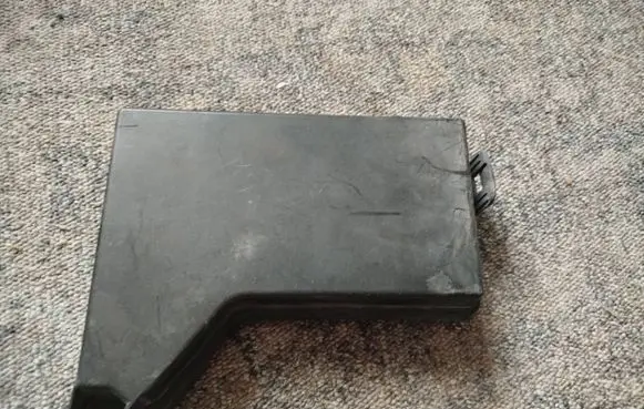 Nissan Qashqai+2 Fuse box cover 24382BB50A E00029117