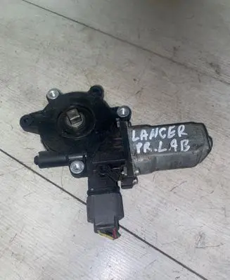 Mitsubishi Lancer Front door window regulator motor Mr991 831