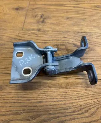 Opel Vivaro Front door lower hinge 804005400R 93450652