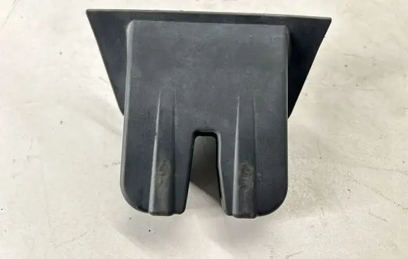Audi Q5 SQ5 Tailgate/boot lid lock trim 8R0827520C