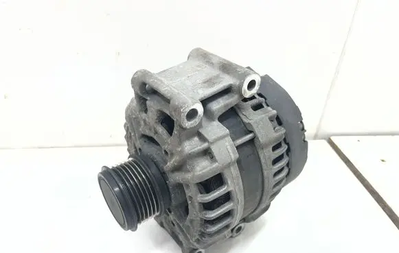 Audi A4 S4 B8 8K Generator/alternator 06H903018J