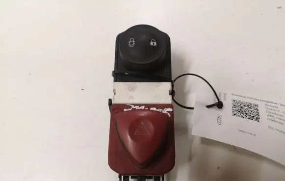 Renault Scenic II - Grand scenic II Hazard light switch 8200095493 88040001
